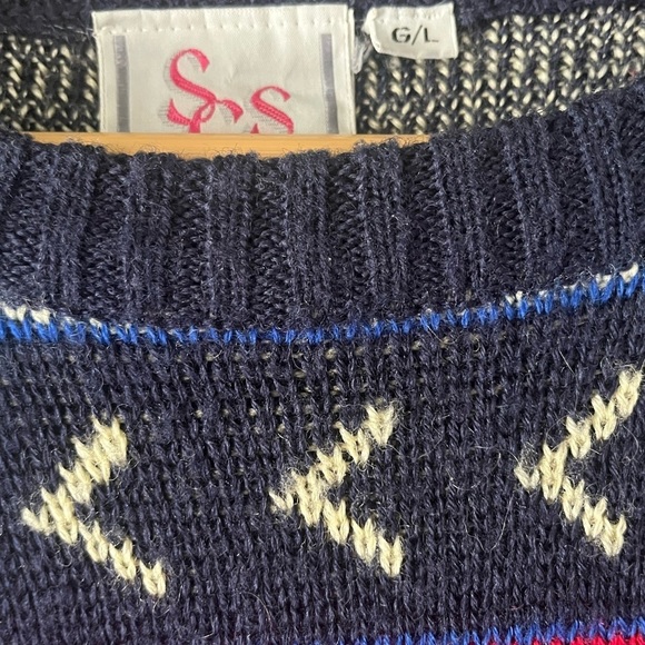 Vintage Wool Blend Sweater – Navy & Red Geometric Knit, 90s Cozy Classic - Picture 4 of 6